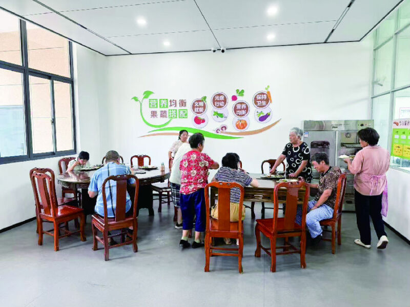 社区助餐托起老年幸福“食”光