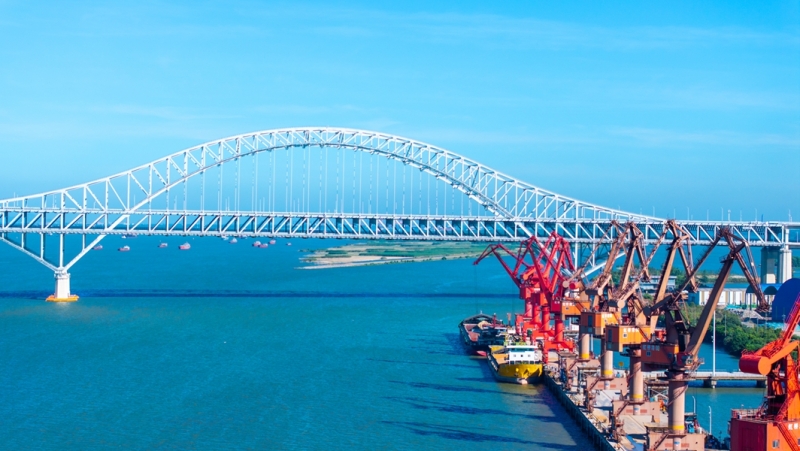 江桥相依，水陆共兴