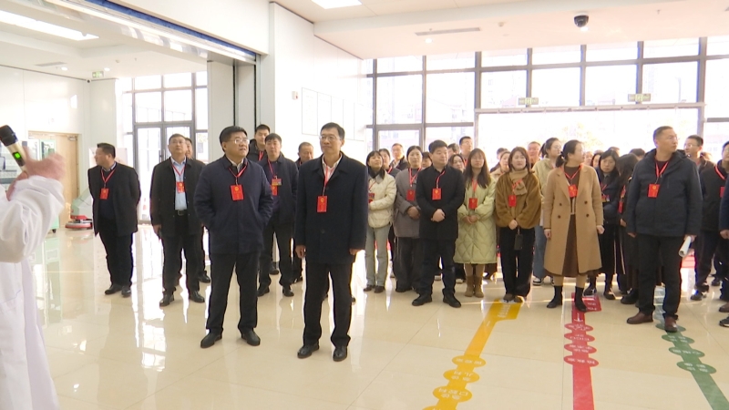 代表委员视察重点城建项目